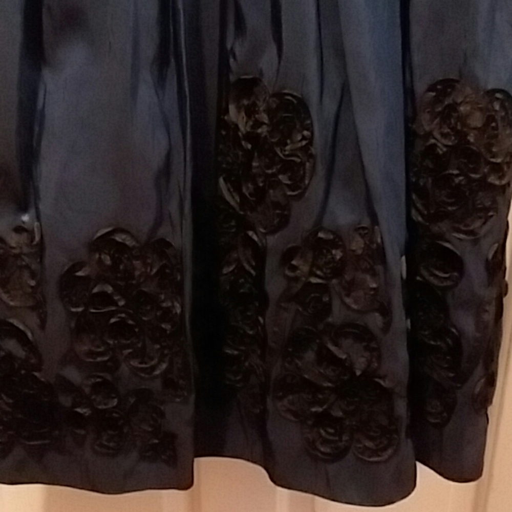 Dress - Picture 4 of 7